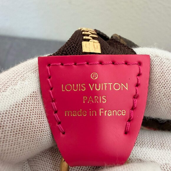 Louis Vuitton Mini Pochette Accessoires Monogram Christmas Animation Pouch - Picture 9 of 13